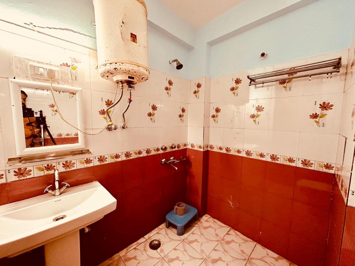 Hotel Daulat Manali Екстериор снимка