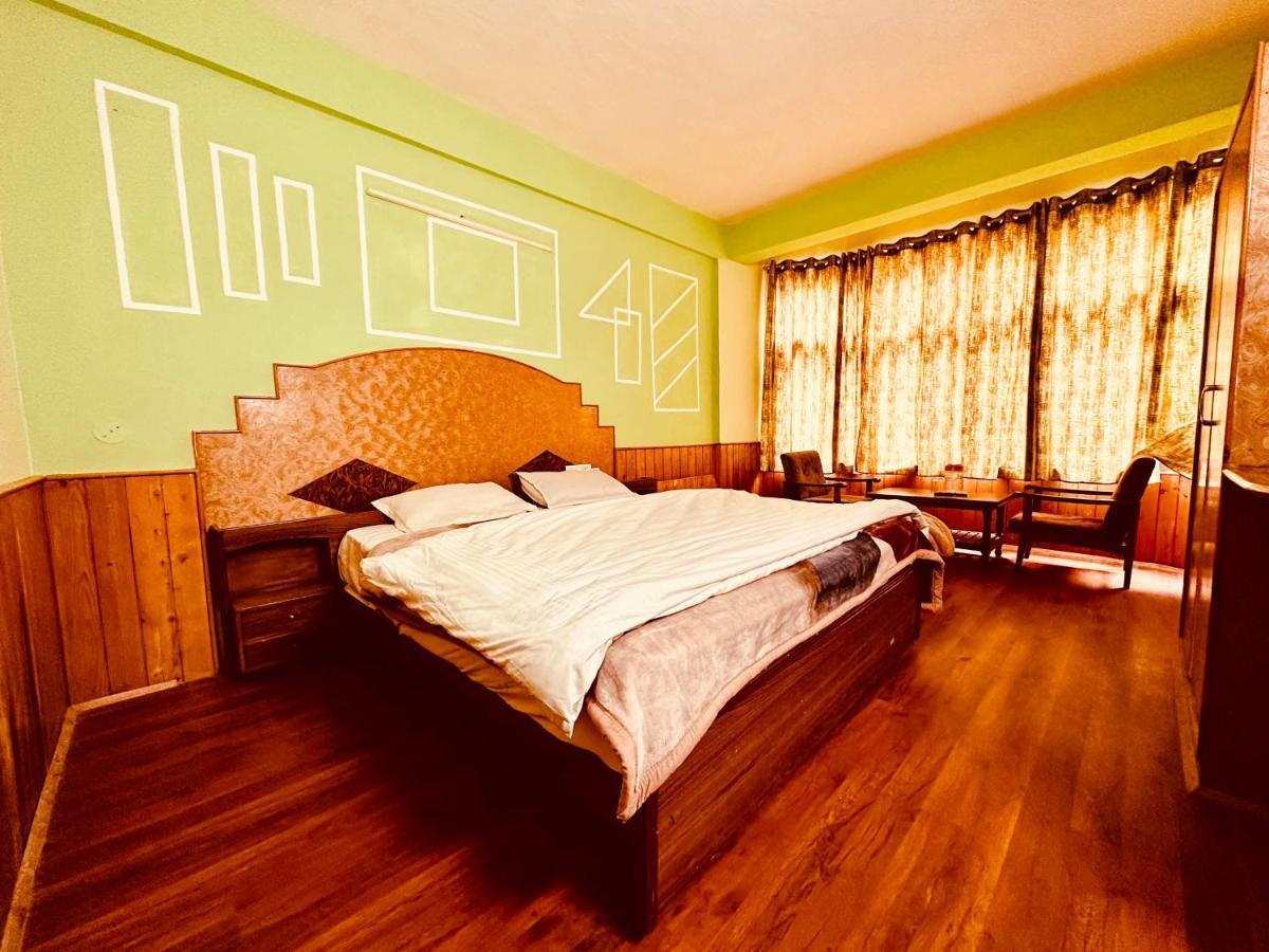 Hotel Daulat Manali Екстериор снимка